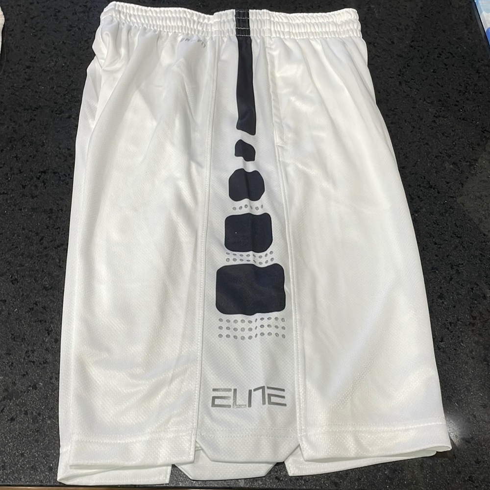 Mike elite men’s white athletic shorts NWT medium